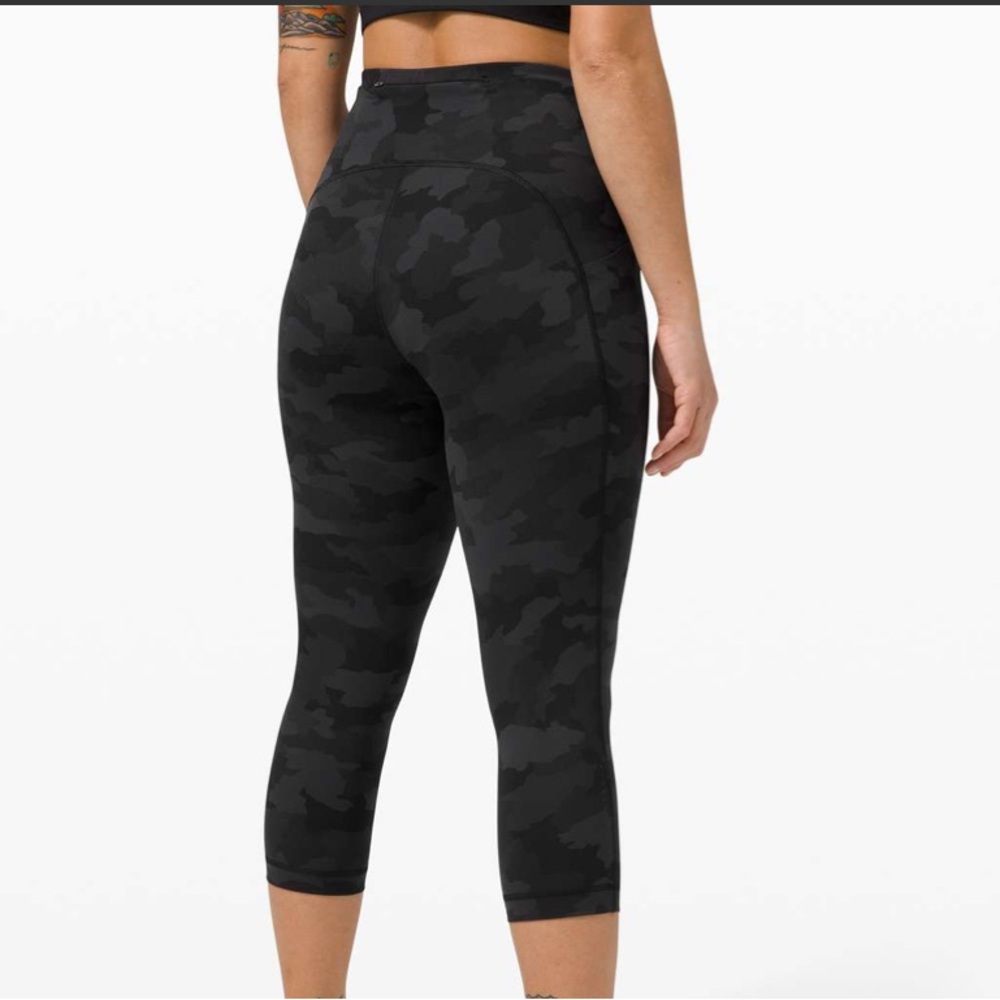 NWT Lululemon Swift Speed Crop 21"
Heritage 365 Camo Deep Coal Multi size 6